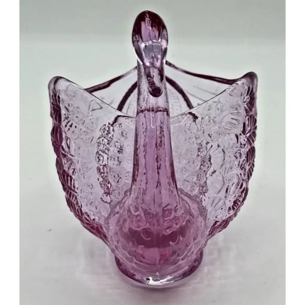 Fenton charming pink